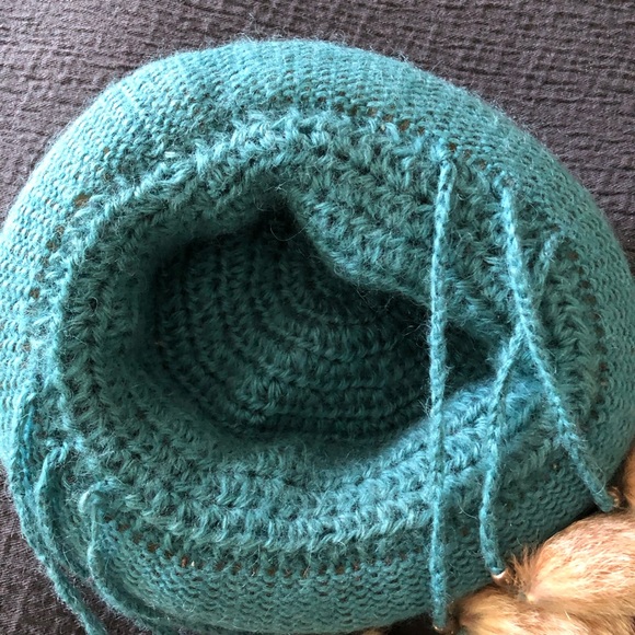 Vintage Teal HandKnit Cat Tail Hat RARE - Picture 5 of 6